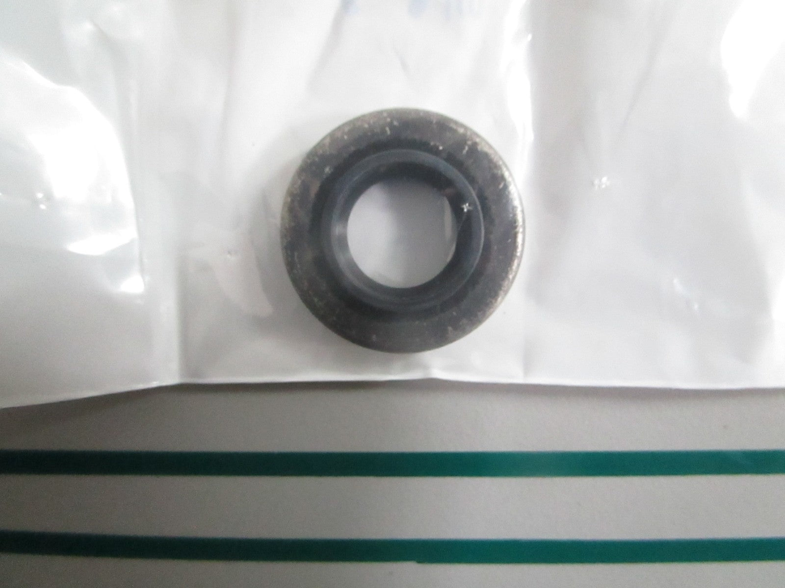 NEW OEM 321788 0321788 OMC Johnson Evinrude Seal 0820