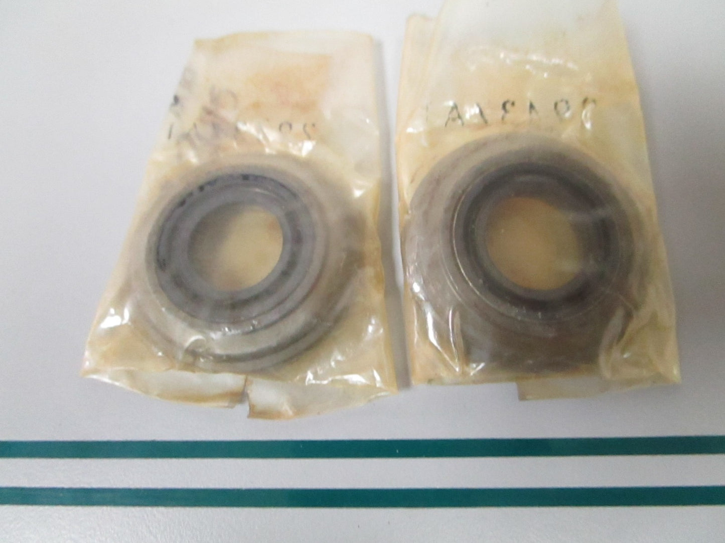 NEW OEM (LOT OF 2) 29437A1 Mercury Quicksilver Seal 0810
