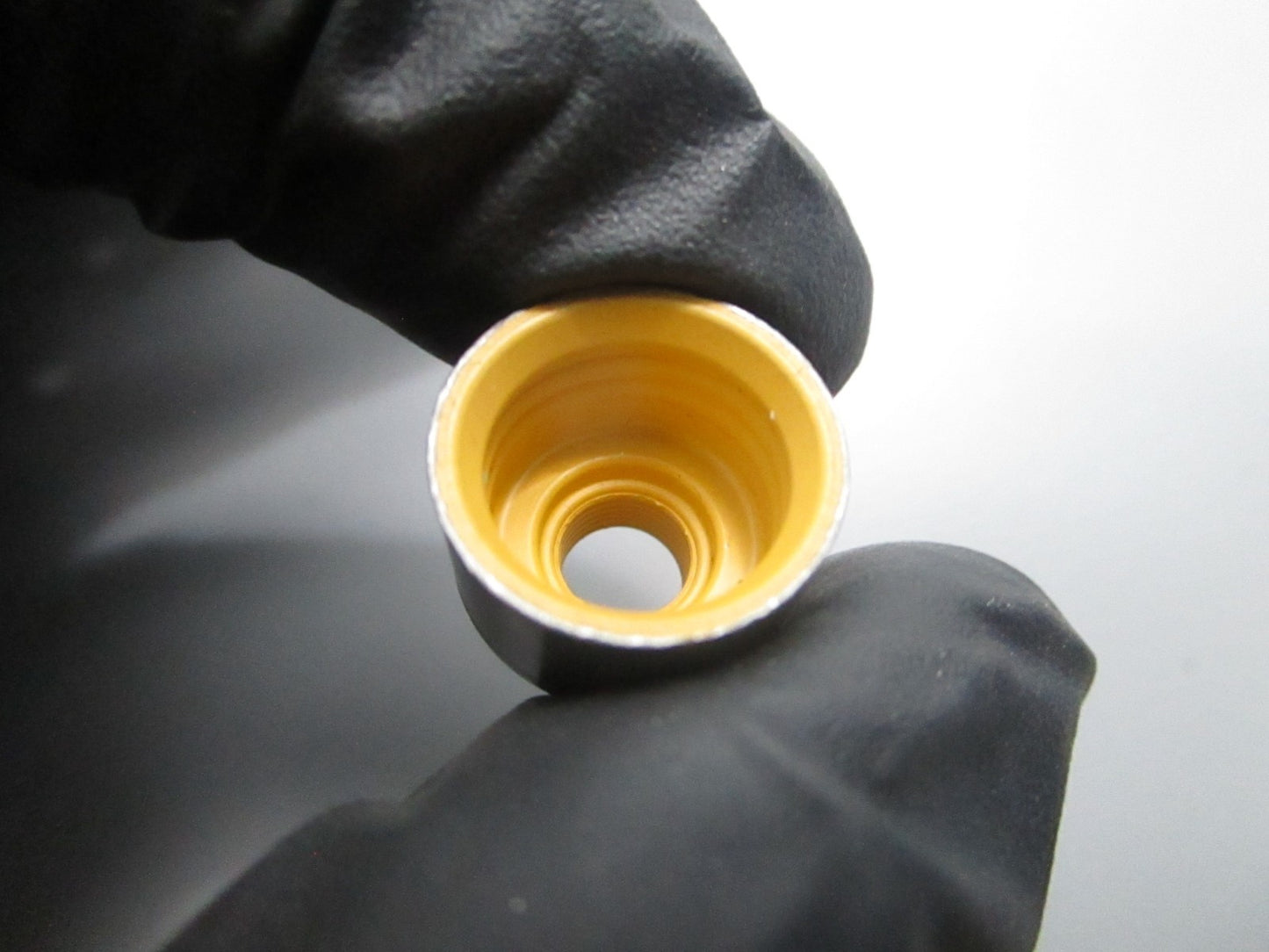 *NEW OEM* 0810 Cummins Valve Seal 3942989