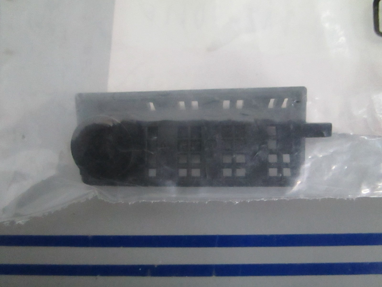 *NEW OEM* 0820 Honda Left Water Screen 41105-ZV4-010