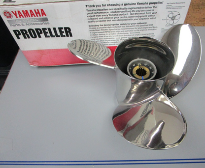 *NEW OEM* 0720 Yamaha 3 Blade Stainless Steel 13 ¾ x 19 Propeller 68F-45974-20