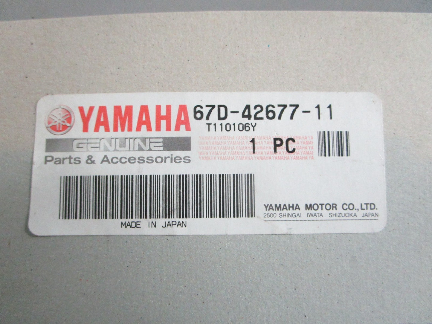 NEW OEM 67D-43677-11-00 Yamaha Front Graphic 0820
