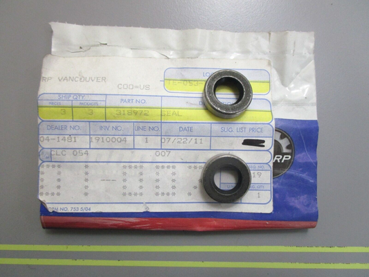 *NEW OEM* (LOT OF 2) 0810 OMC Johnson Evinrude Oil Seal 318972 0318972