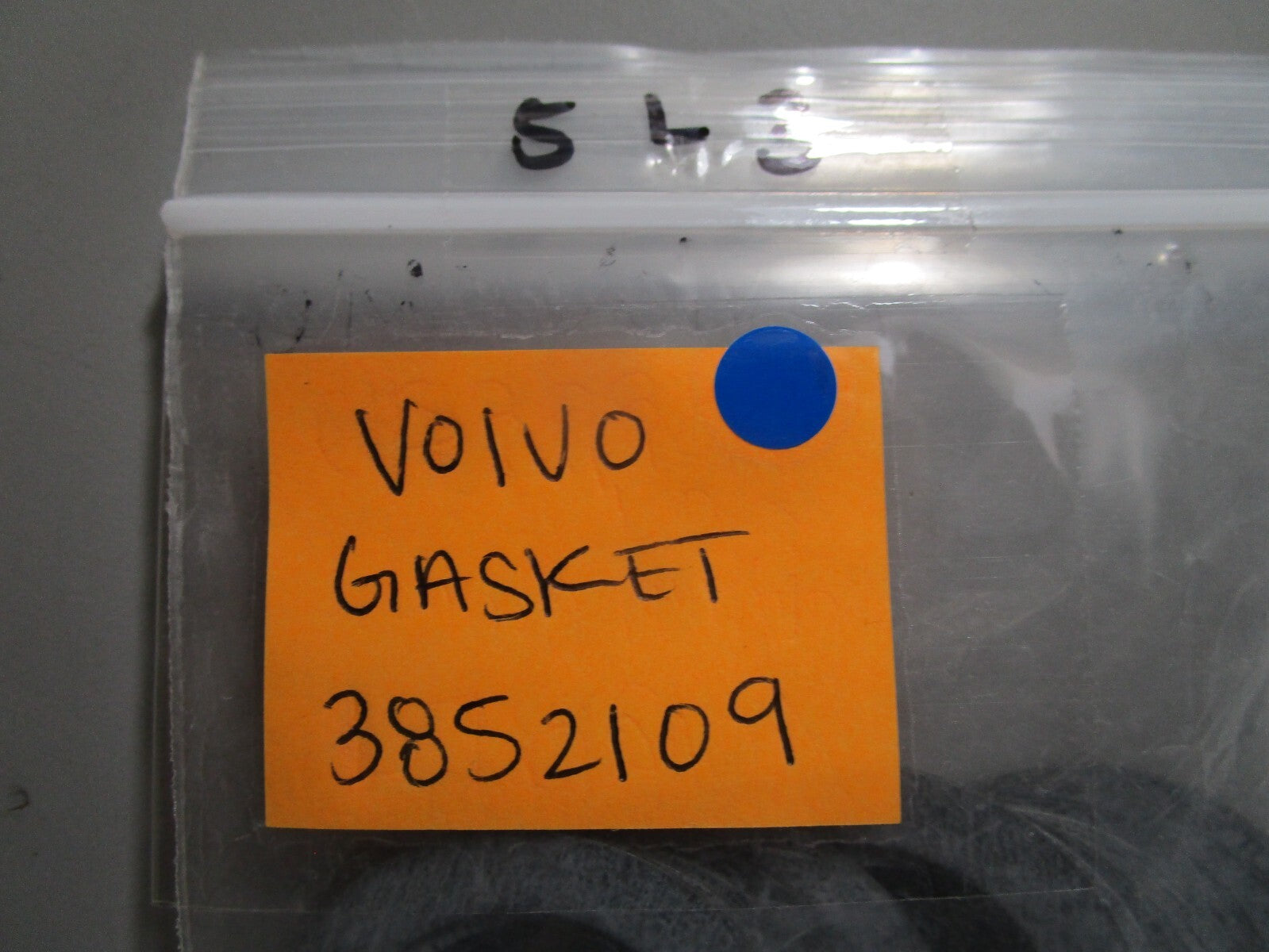*NEW OEM* (LOT OF 3) 0810 Volvo Penta Gasket 3852109