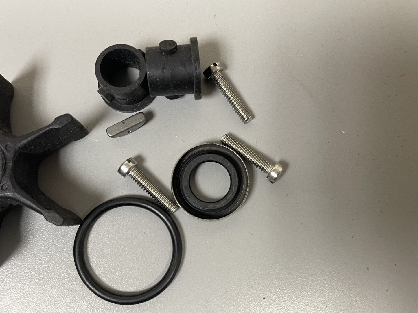 NEW OEM 379768 0379768 Johnson Evinrude Water Pump Kit 0670