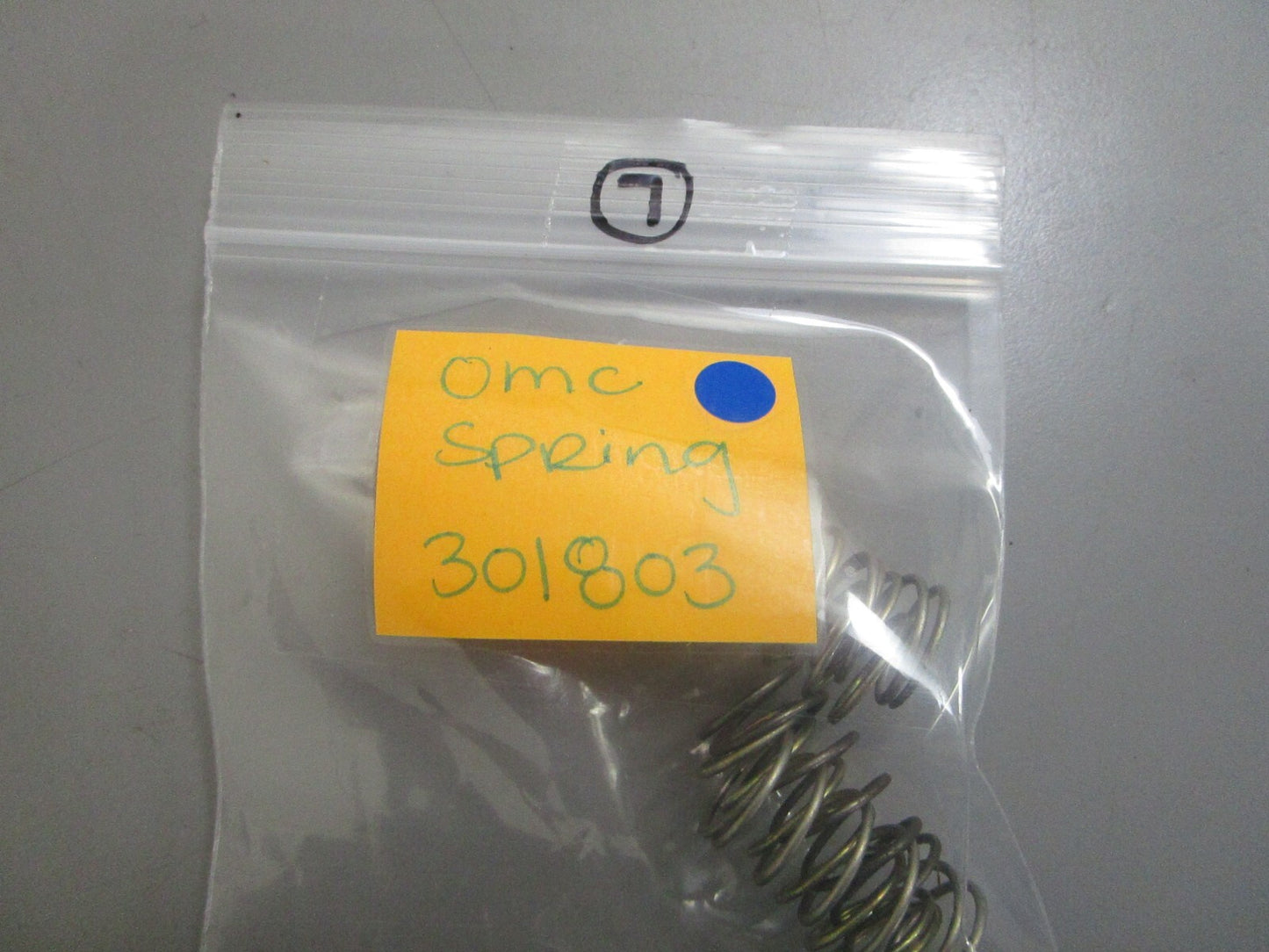 *NEW OEM* 0810 OMC Johnson Evinrude Spring 301803 0301803