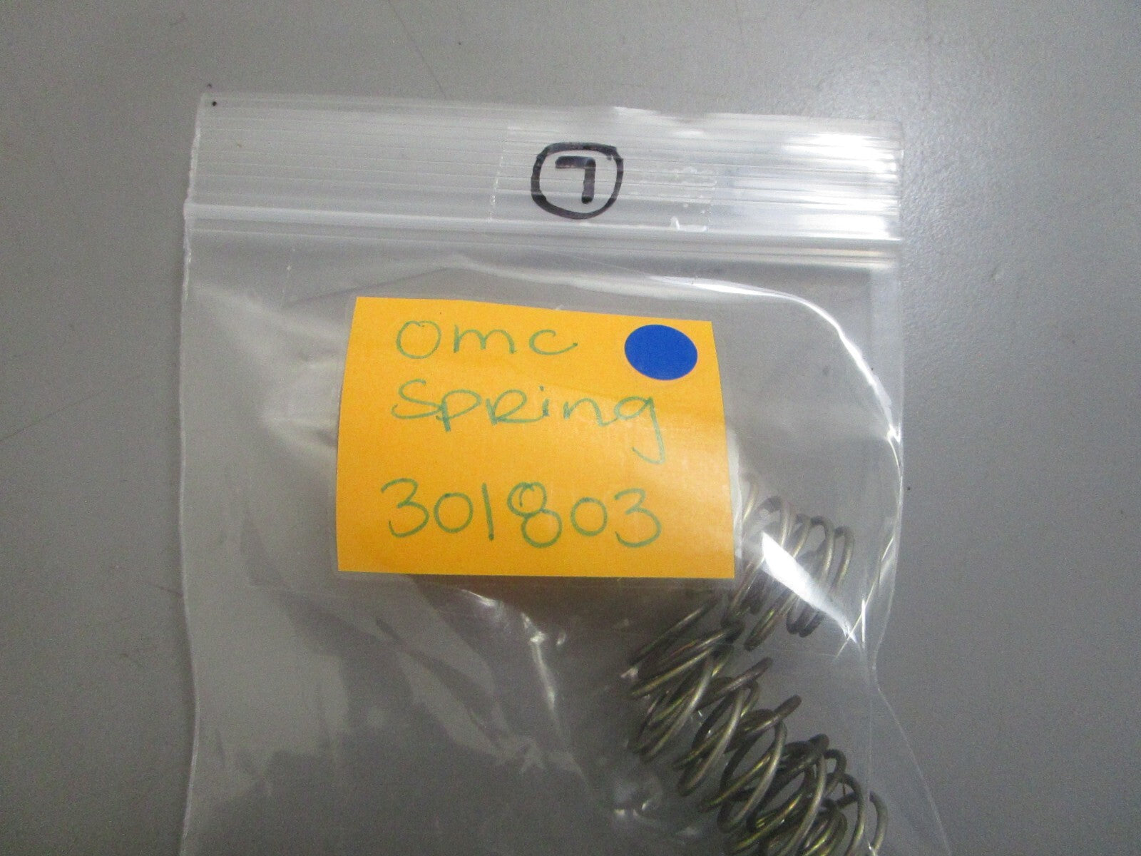 *NEW OEM* 0810 OMC Johnson Evinrude Spring 301803 0301803