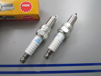 *NEW* (LOT OF 2) 0810 NGK Spark Plug CPR8E