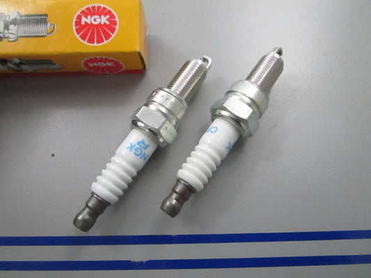 *NEW* (LOT OF 2) 0810 NGK Spark Plug CPR8E