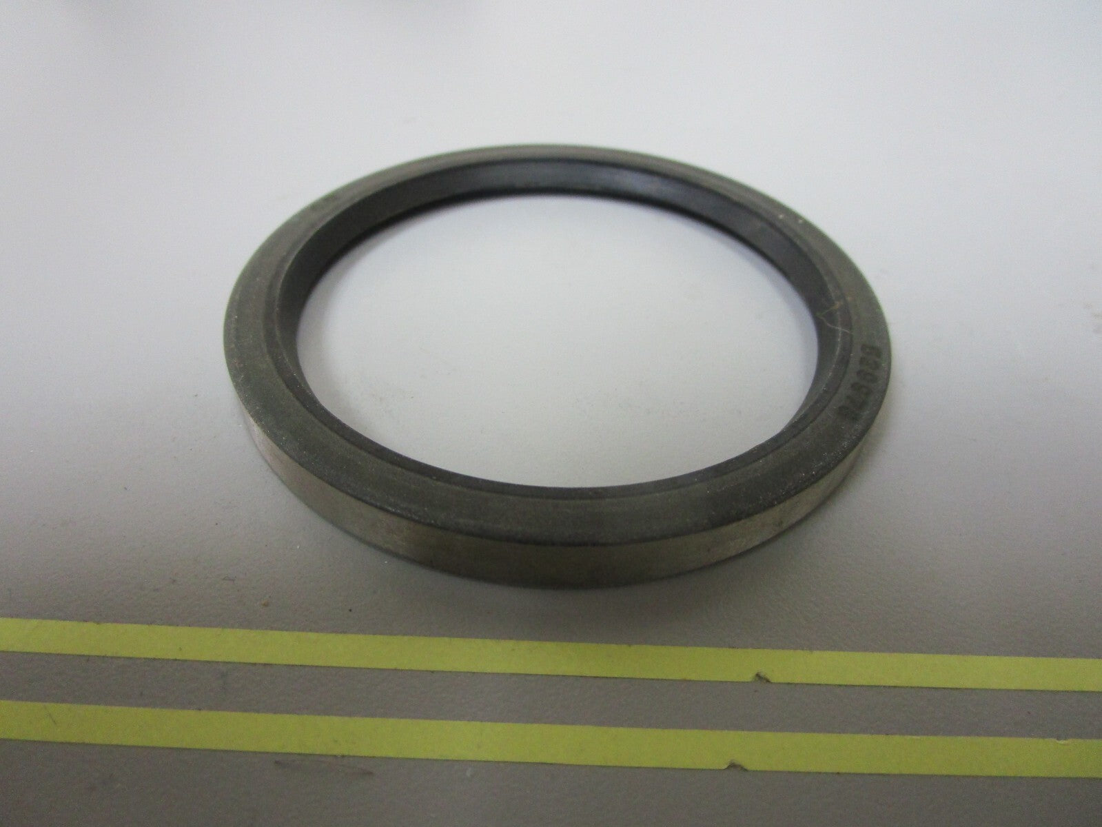 *NEW OEM* 0720 OMC Johnson Evinrude Seal 529978 0529978