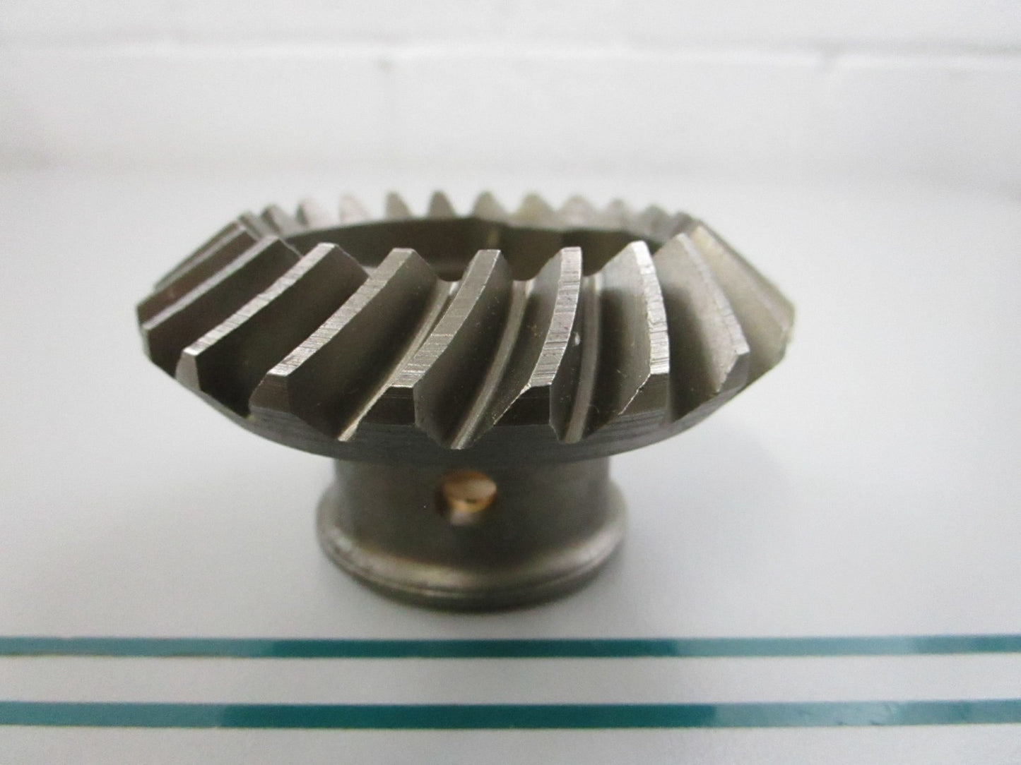 NEW OEM 377870 0377870 OMC Johnson Evinrude 23T Forward Gear 0810