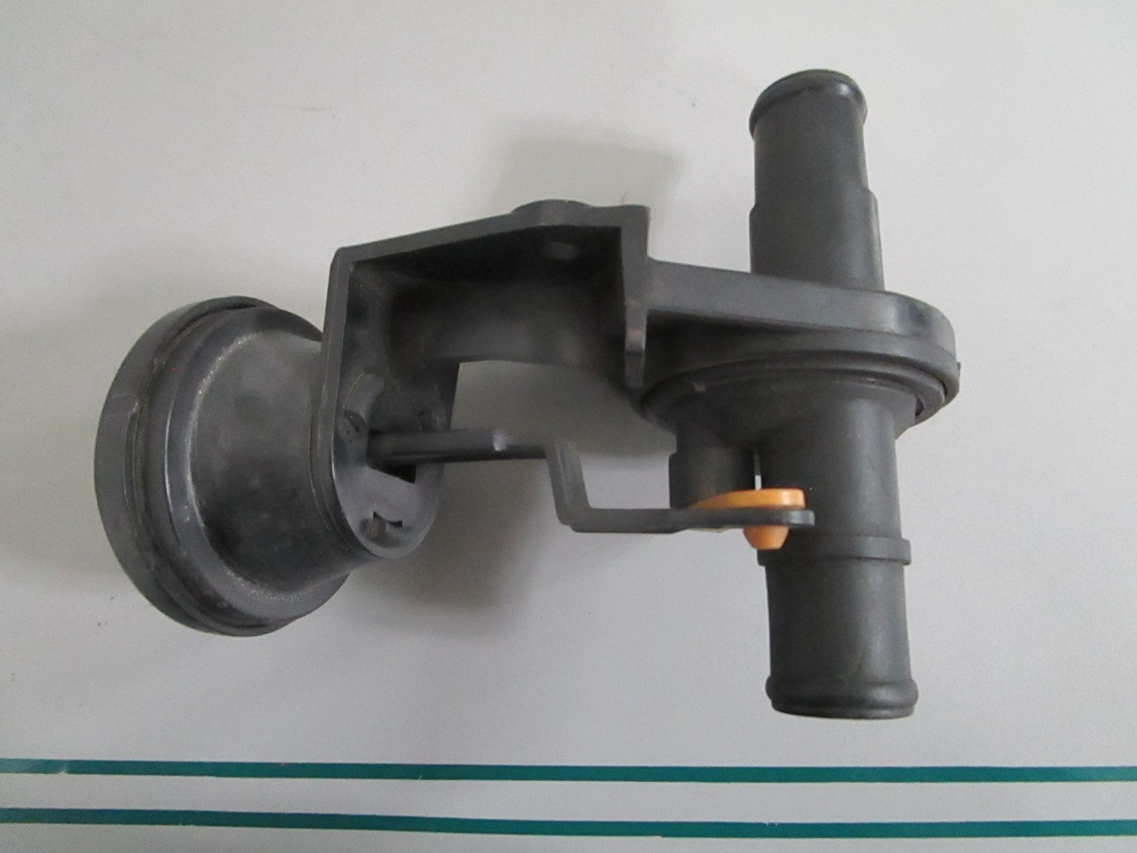 NEW OEM 1078300584 Mercedes-Benz Heater Valve 0820