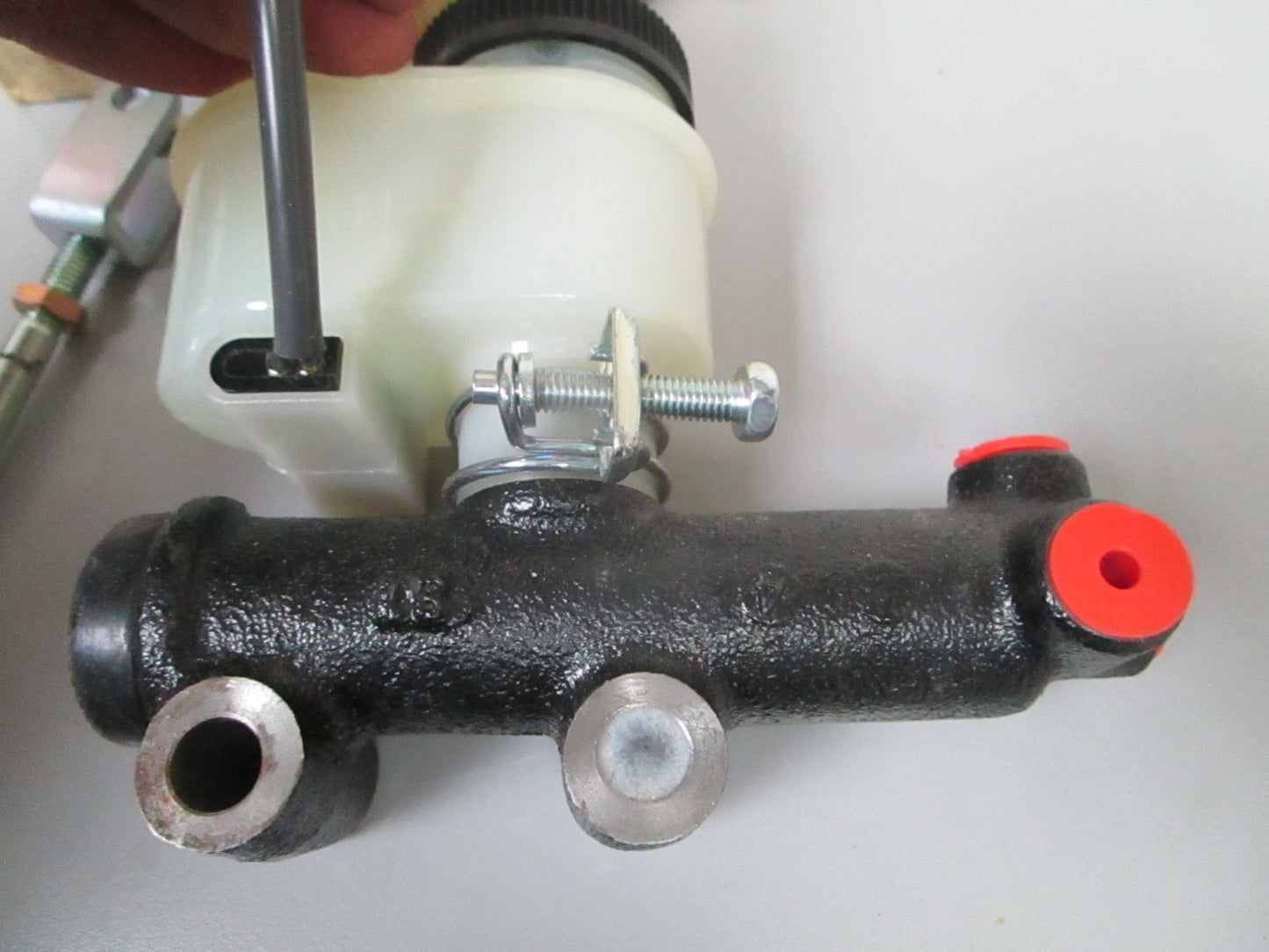 *NEW OEM* 0720 Mitsubishi Caterpillar Forklift Master Cylinder 91484-37100
