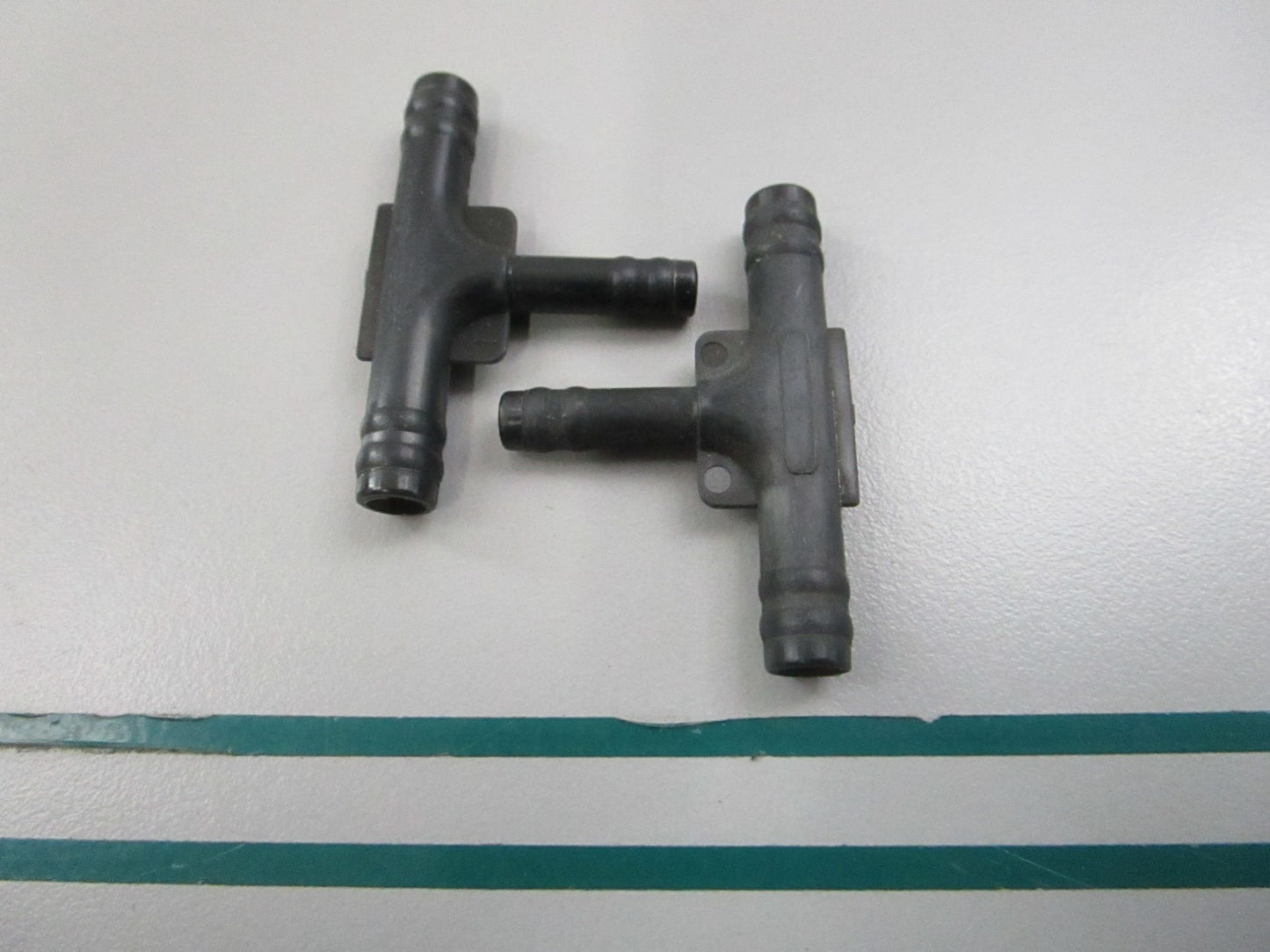 NEW OEM (LOT OF 2) 123553 0123553 OMC Johnson Evinrude Tee Connector 0810