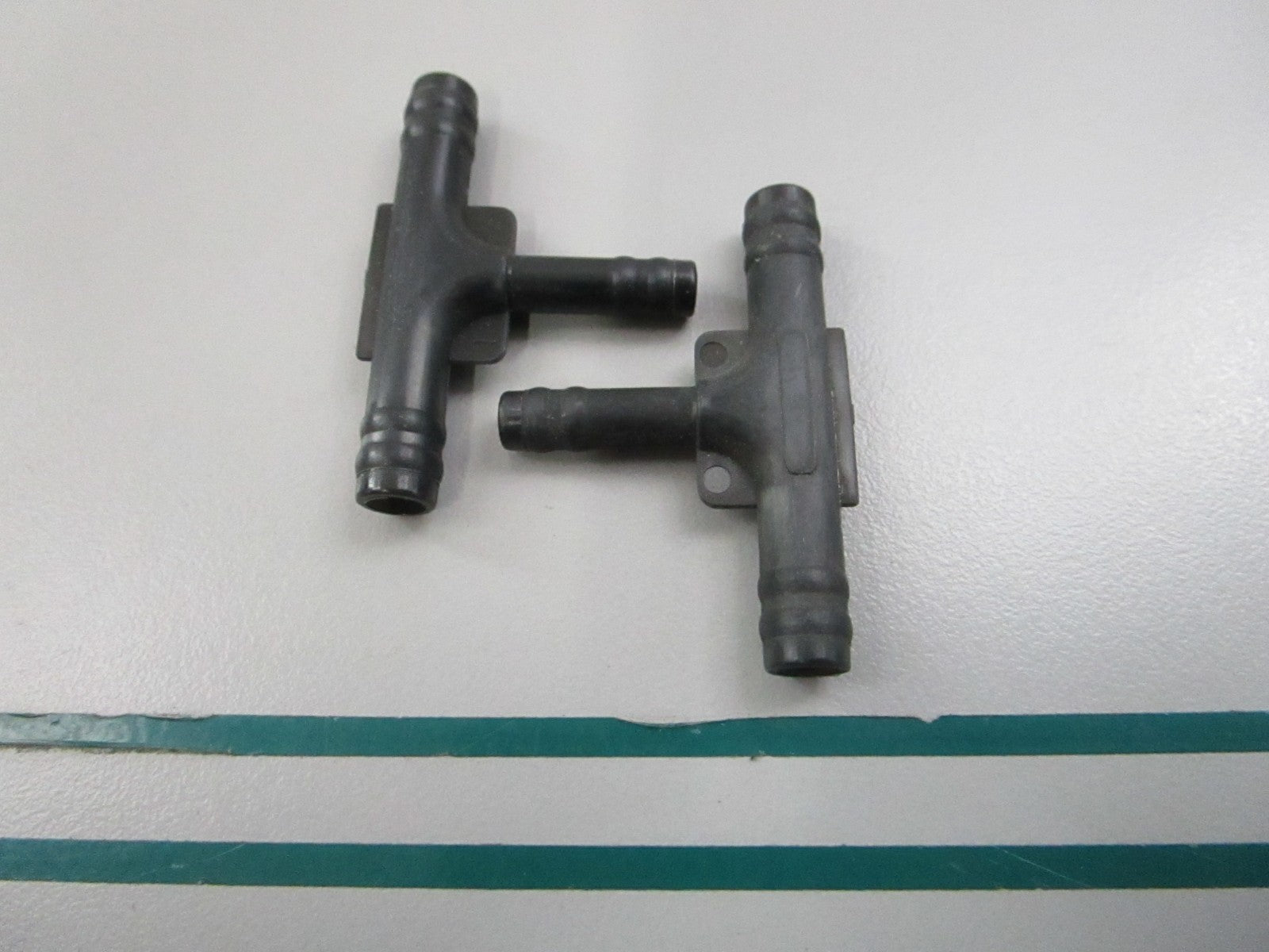 NEW OEM (LOT OF 2) 123553 0123553 OMC Johnson Evinrude Tee Connector 0810