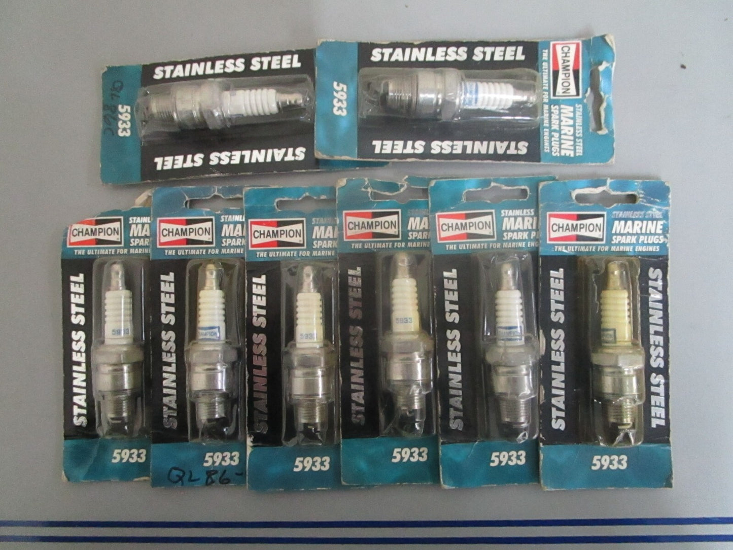 *NEW* (LOT OF 8) 0820 Champion Spark Plug 5933