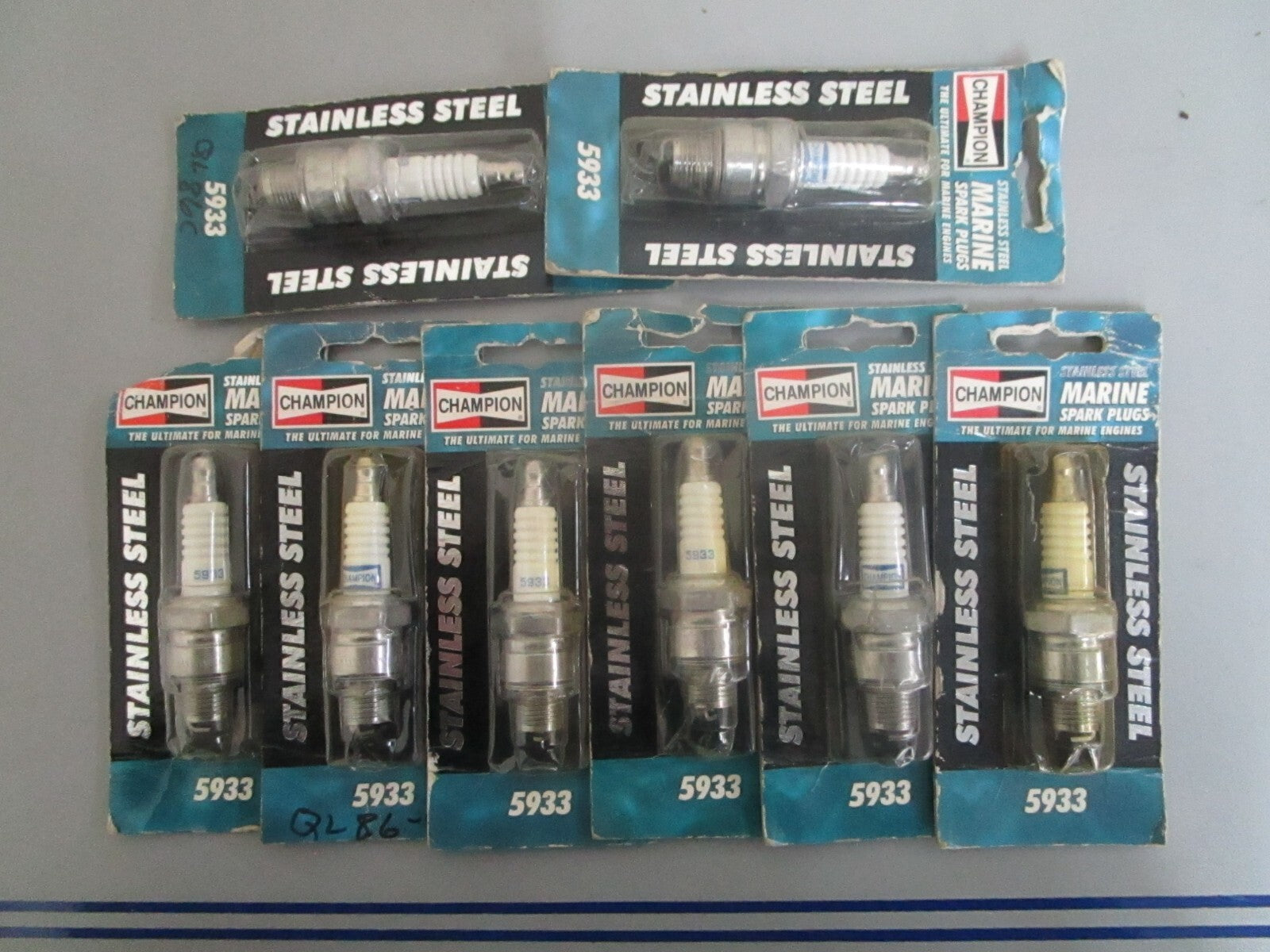 *NEW* (LOT OF 8) 0820 Champion Spark Plug 5933
