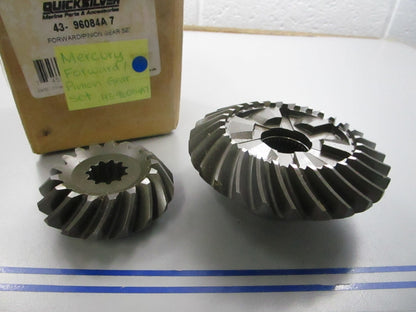 NEW OEM 43-96084A 7 Mercury Quicksilver Forward Pinion Gear 0810