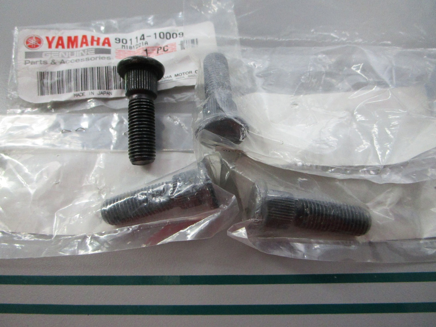NEW OEM (LOT OF 4) 90114-10009-00 Yamaha Stud Bolt 0810