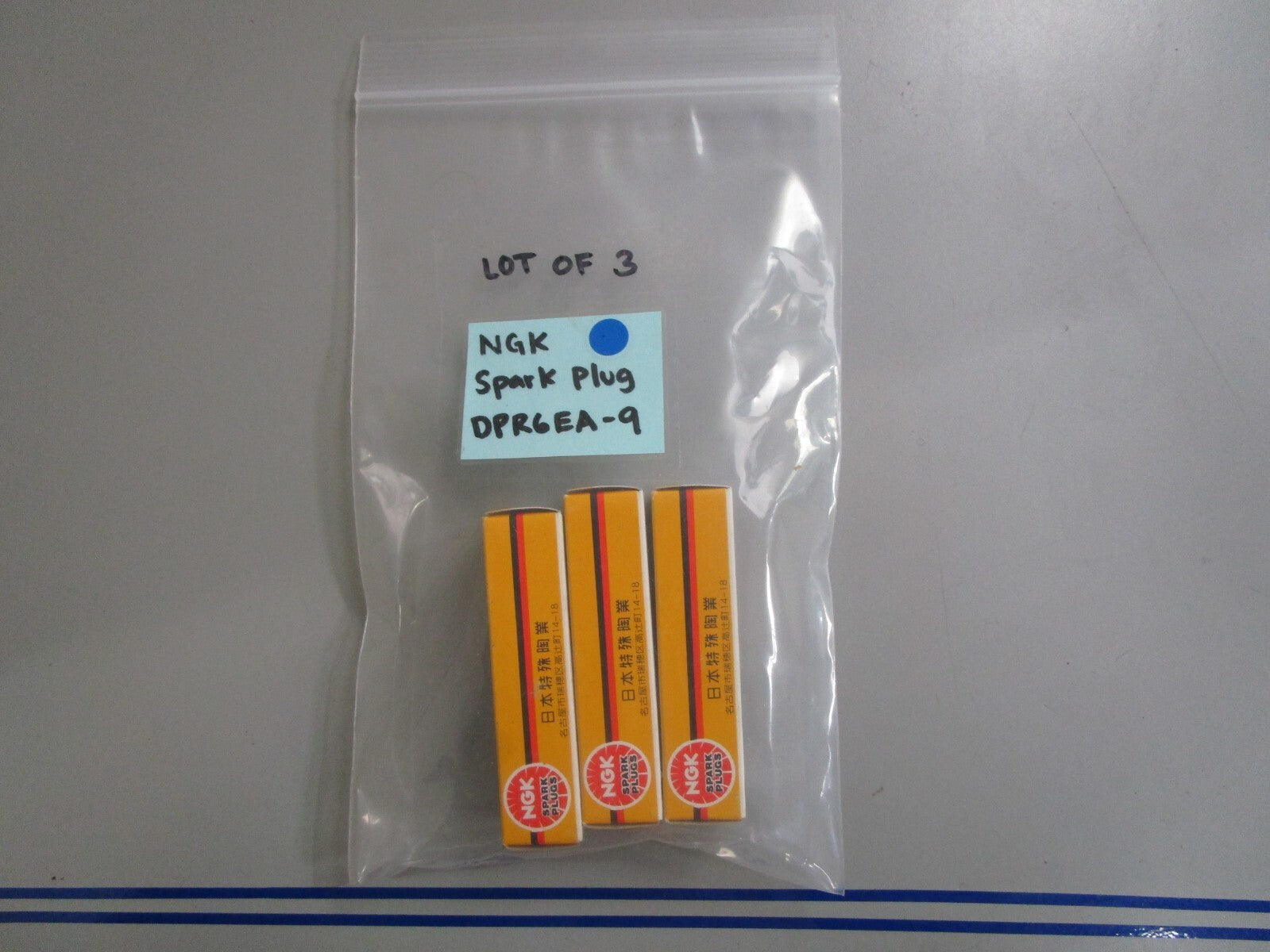 *NEW* (LOT OF 3) 0810 NGK Spark Plug DPR6EA-9
