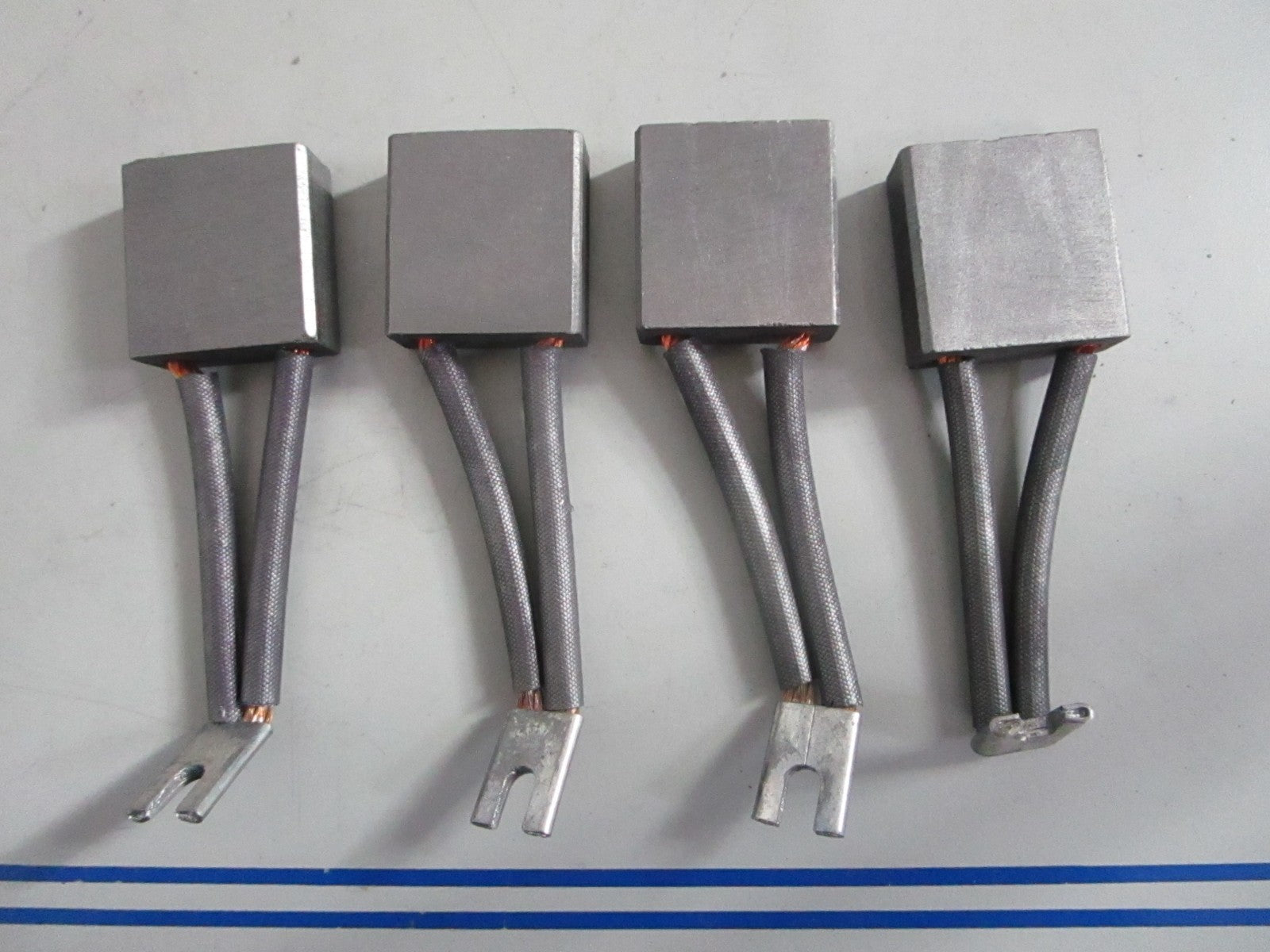 NEW OEM 520399814 Yale 4 Brush Set 0820