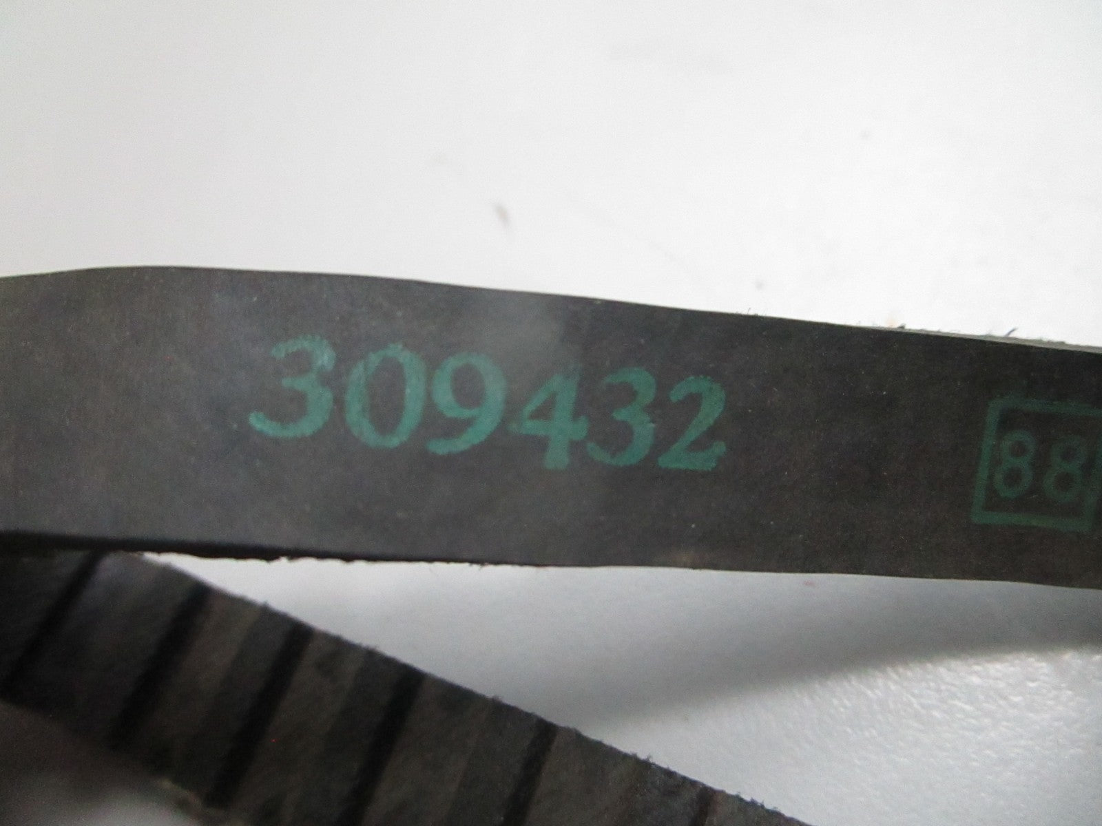 *NEW OEM* 0820 OMC Johnson Evinrude Belt 309432 0309432