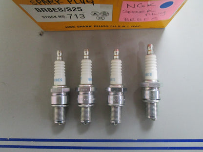 *NEW* (LOT OF 4) 0810 NGK Spark Plug BR8R8