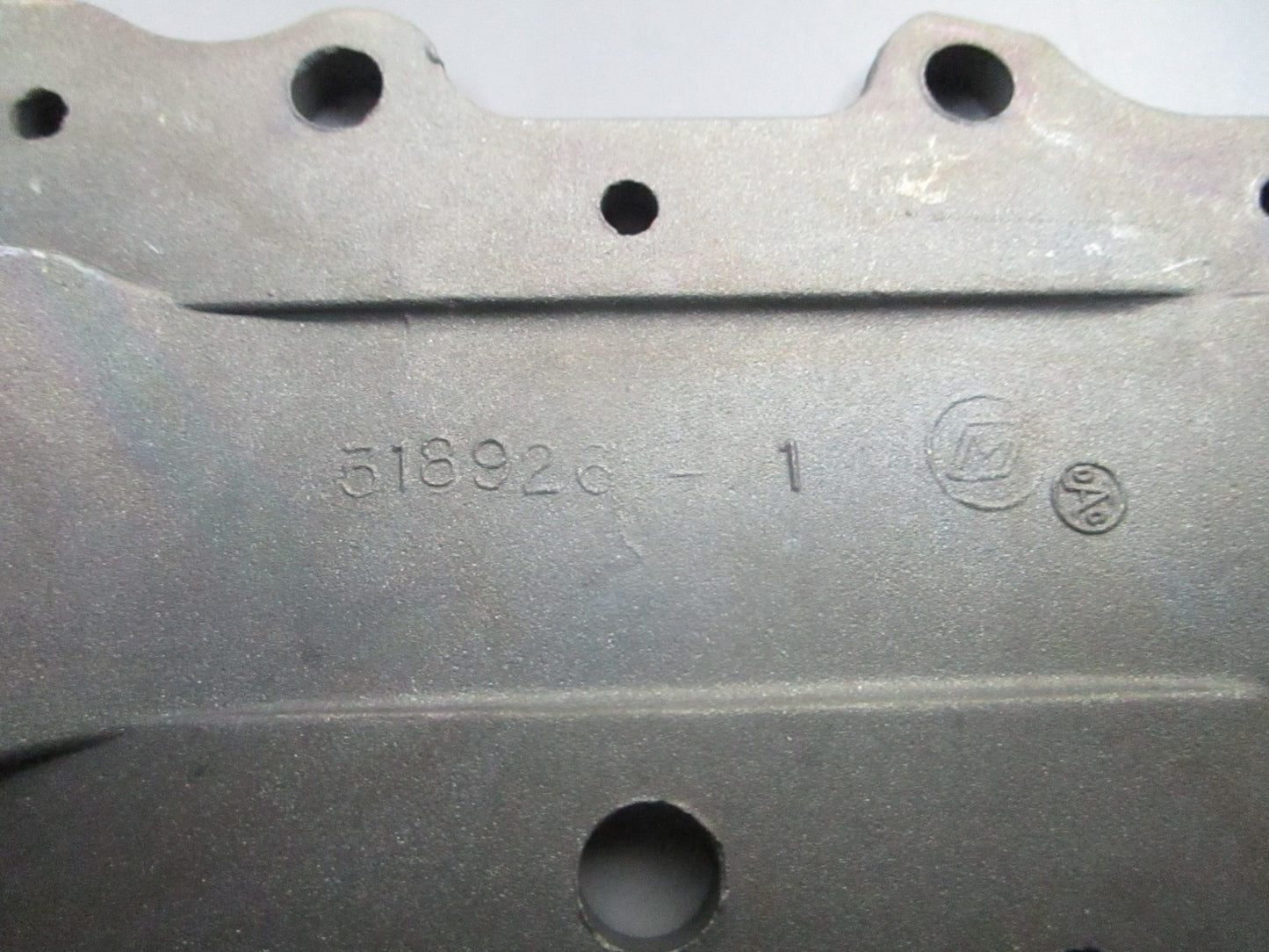 *NEW OEM* 0810 OMC Johnson Evinrude Inner Exhaust Cover 318926 0318926