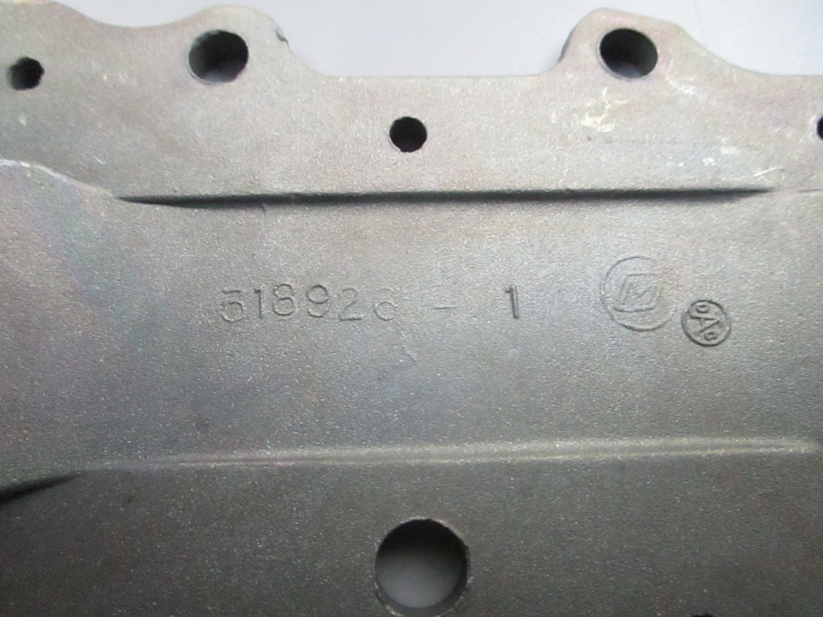 *NEW OEM* 0810 OMC Johnson Evinrude Inner Exhaust Cover 318926 0318926