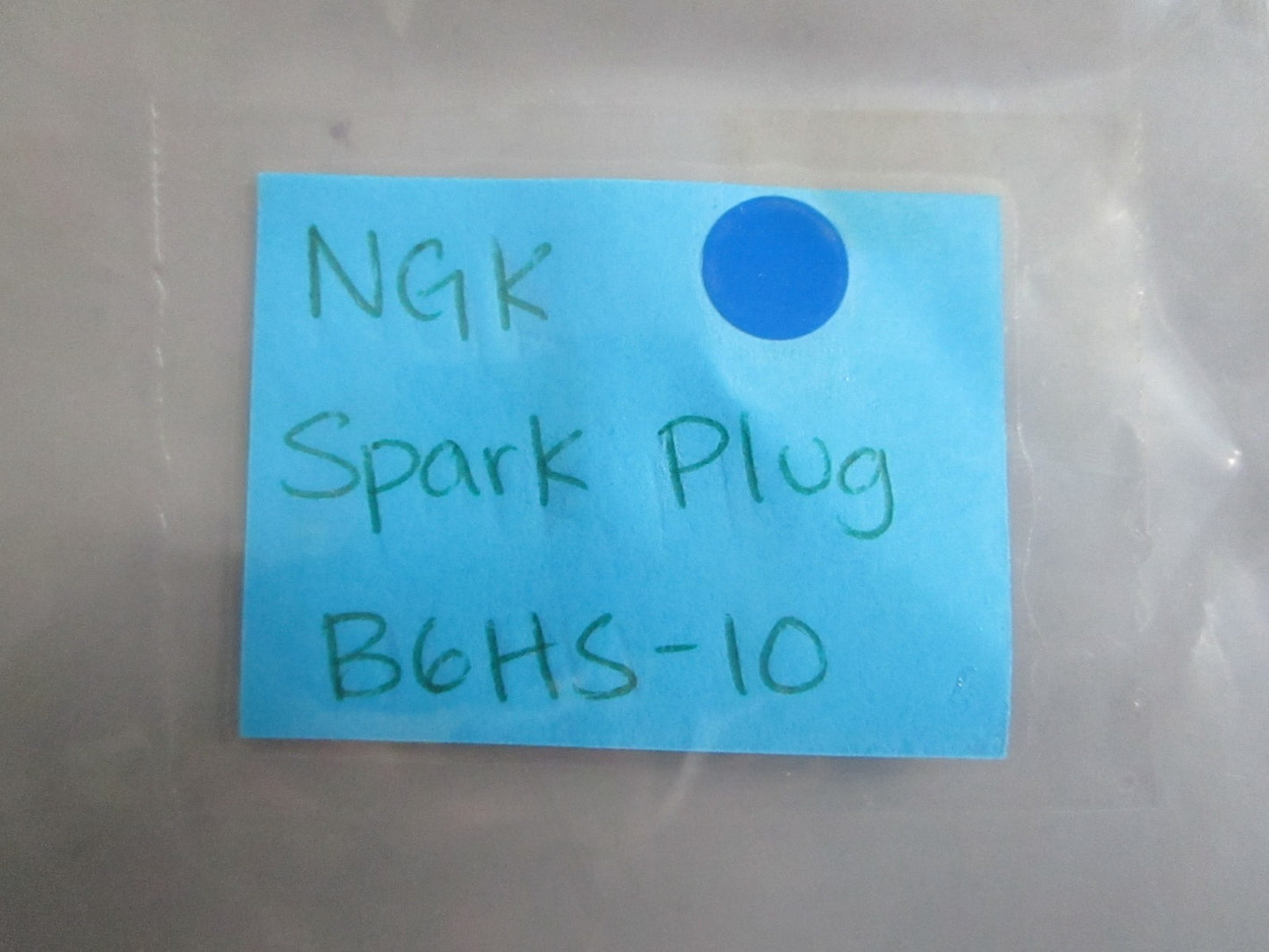 NEW OEM (LOT OF 4) B6HS-10 NGK Spark Plug 0820