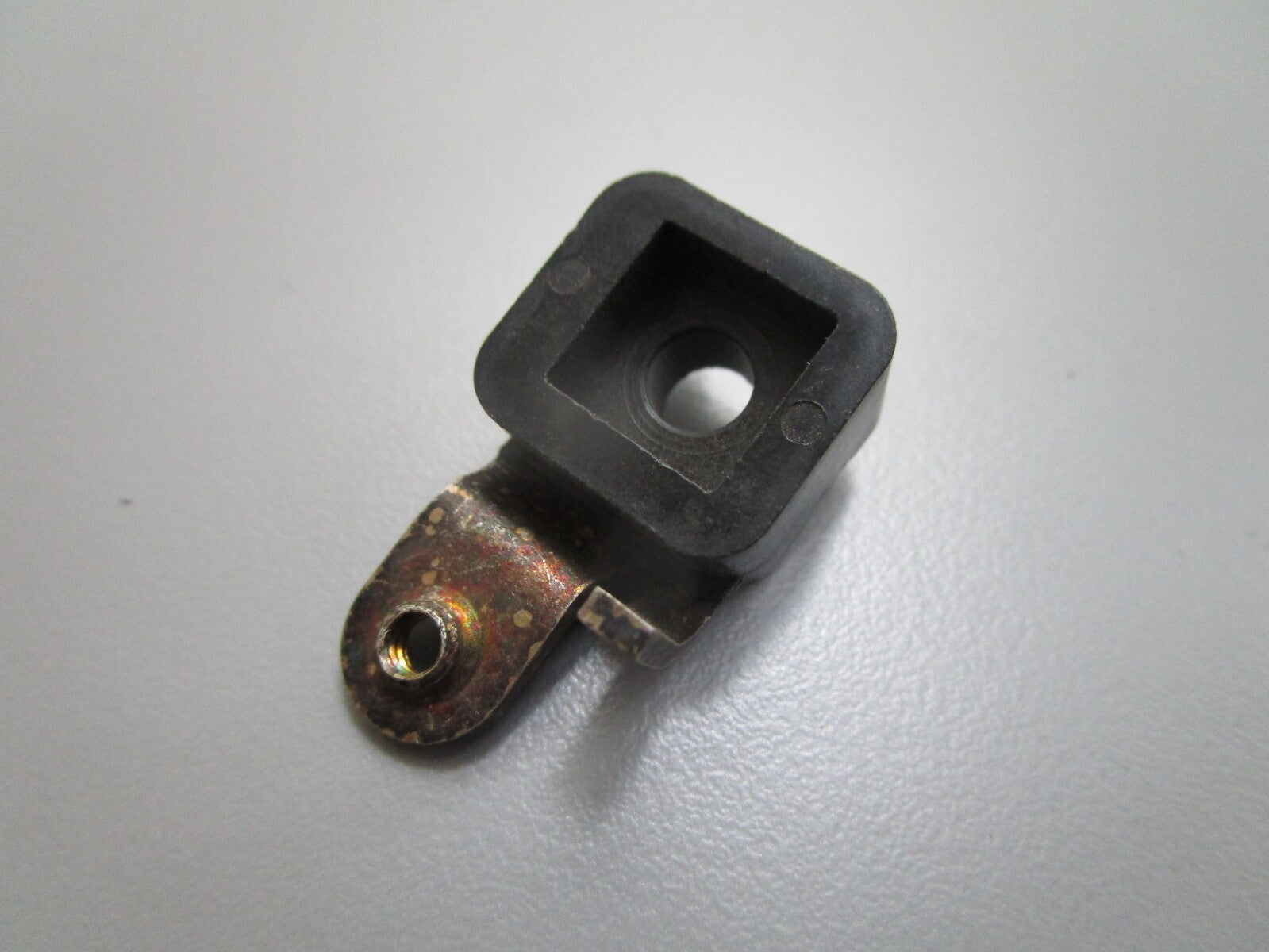 *NEW OEM* 0810 OMC Johnson Evinrude Contact Insulator 382495 0382495