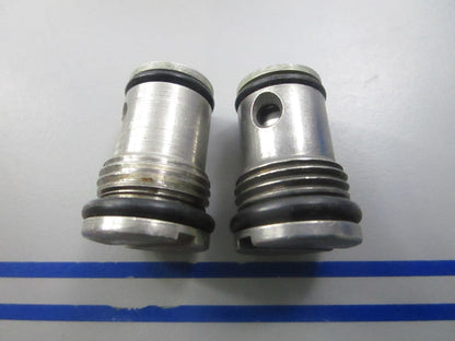 NEW OEM (LOT OF 2) 387517 0387517 OMC Johnson Evinrude Valve Seal & Seal Ay 0810