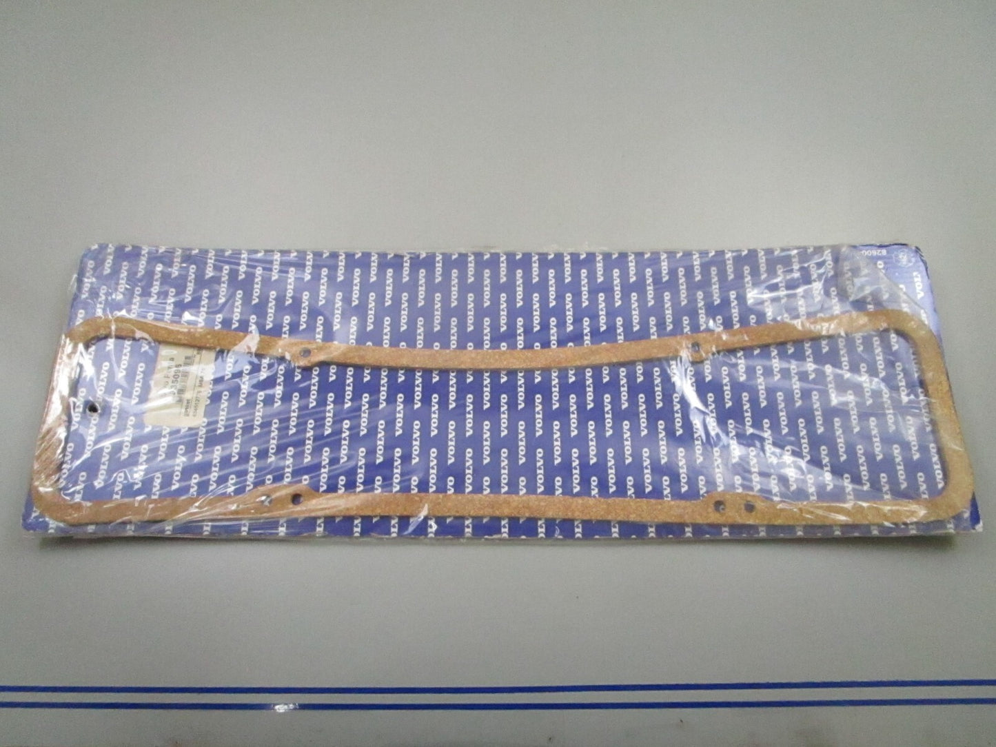 *NEW OEM* 0810 Volvo Penta Gasket 835096