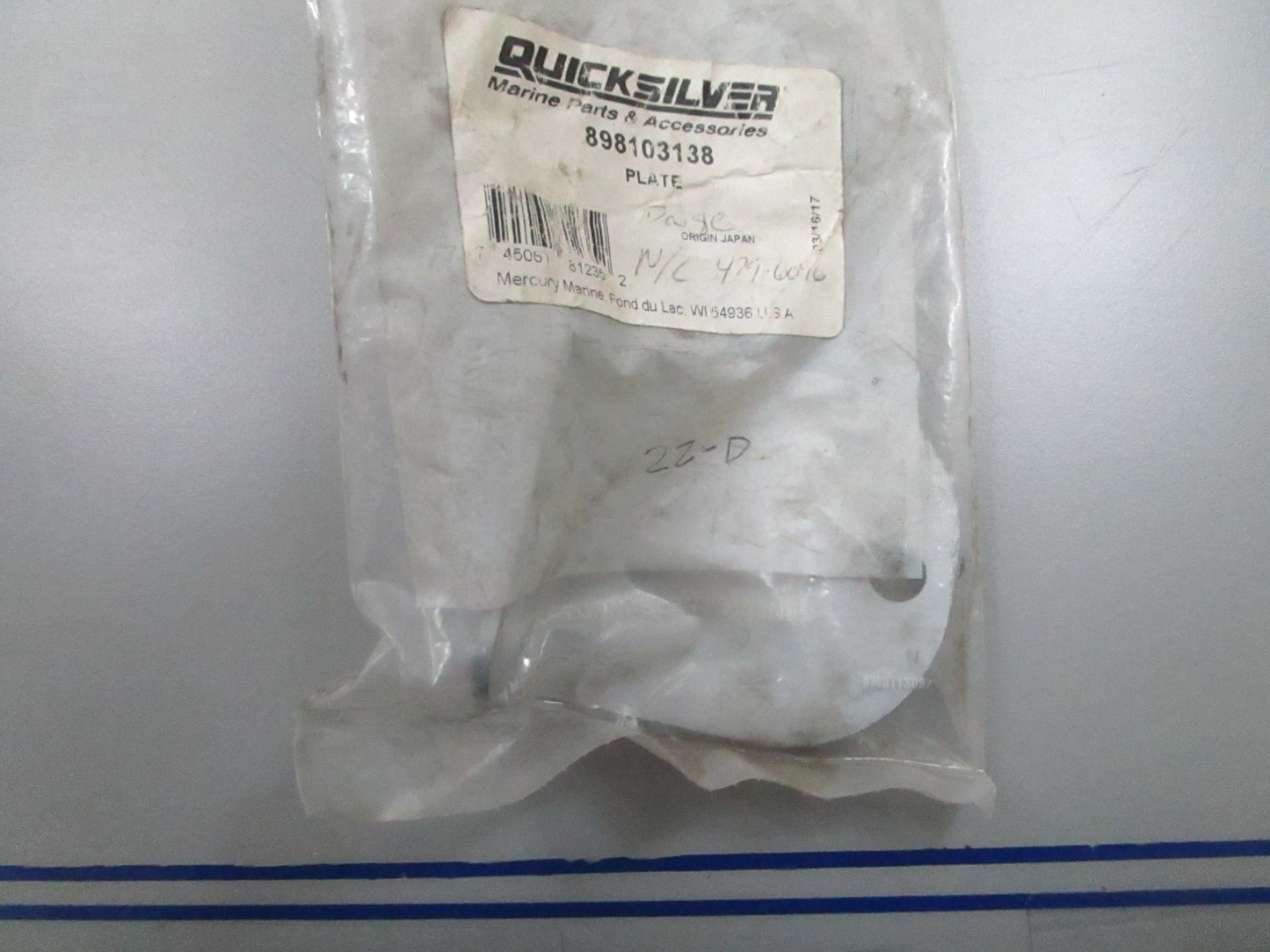 *NEW OEM* 0810 Mercury Quicksilver Plate 898103138
