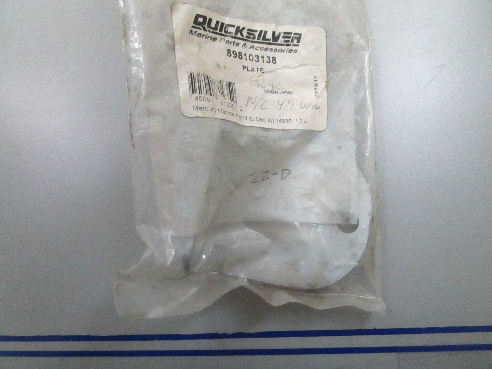 *NEW OEM* 0810 Mercury Quicksilver Plate 898103138