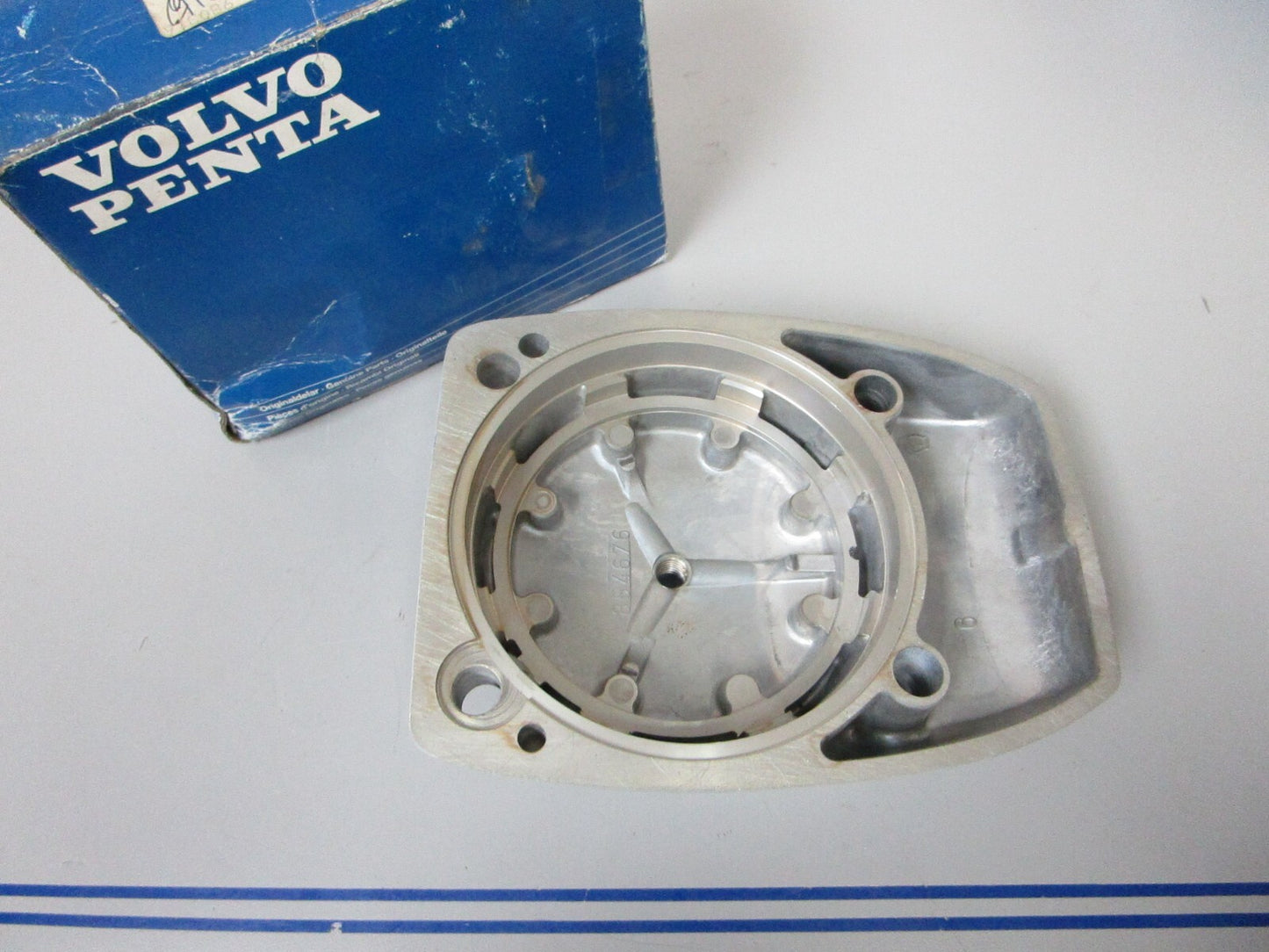 *NEW OEM* 0720 Volvo Penta Gear Housing Cover 854676 832667