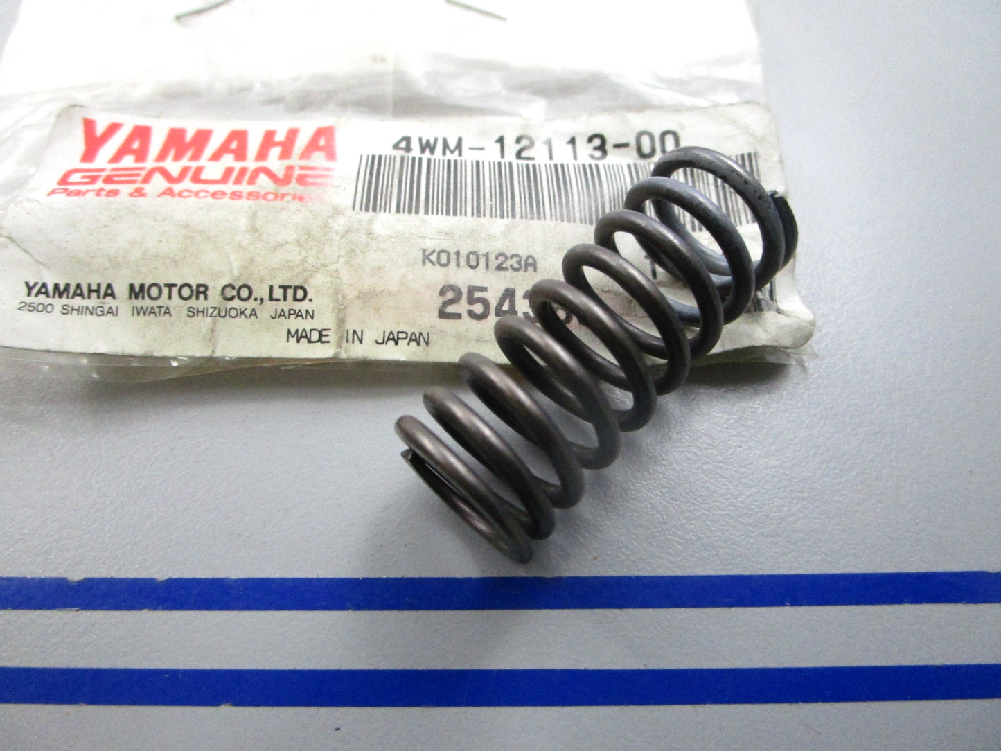 NEW OEM 4WM-12113-00-00 Yamaha Spring 0810