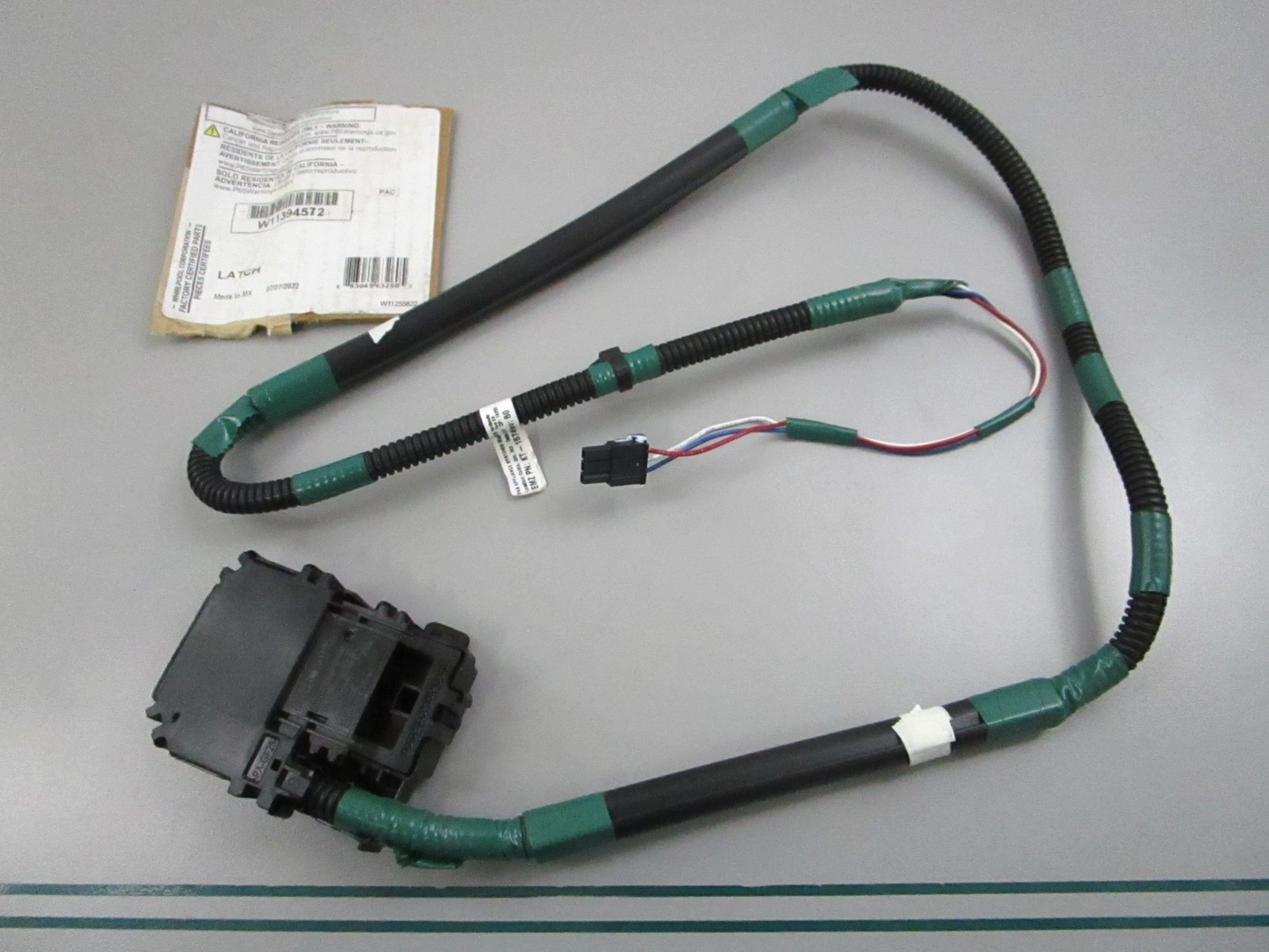 NEW OEM W11394572 Whirlpool Latch 0810