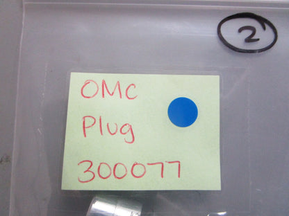 *NEW OEM* 0810 OMC Johnson Evinrude Plug 300077 0300077