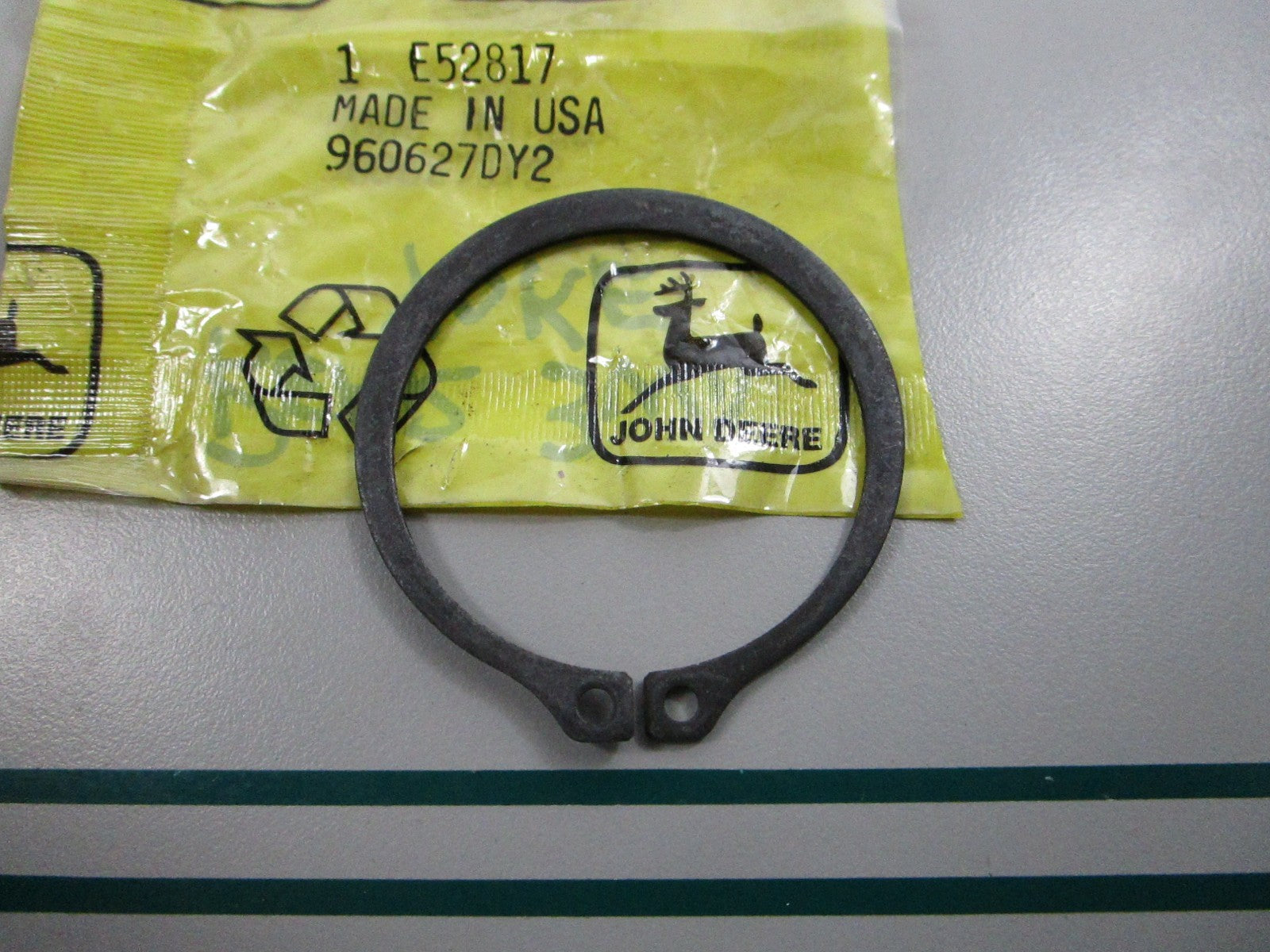 NEW OEM E52817 John Deere Snap Ring 0810