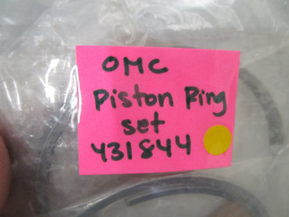 *NEW OEM* (LOT OF 2) 0810 OMC Johnson Evinrude Piston Ring Set 431844 0431844
