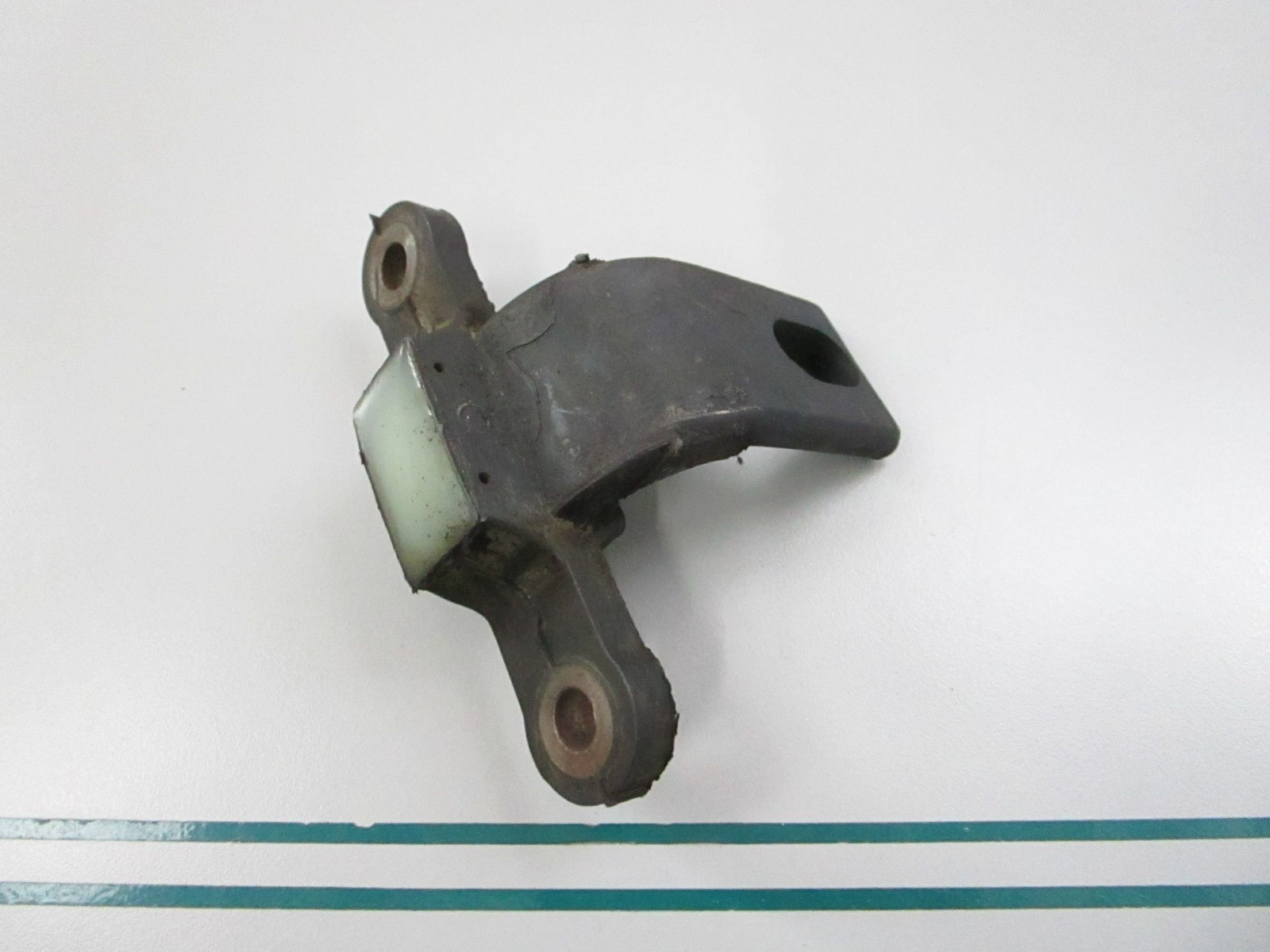 NEW OEM 1232400365 Mercedes-Benz Mount 0810