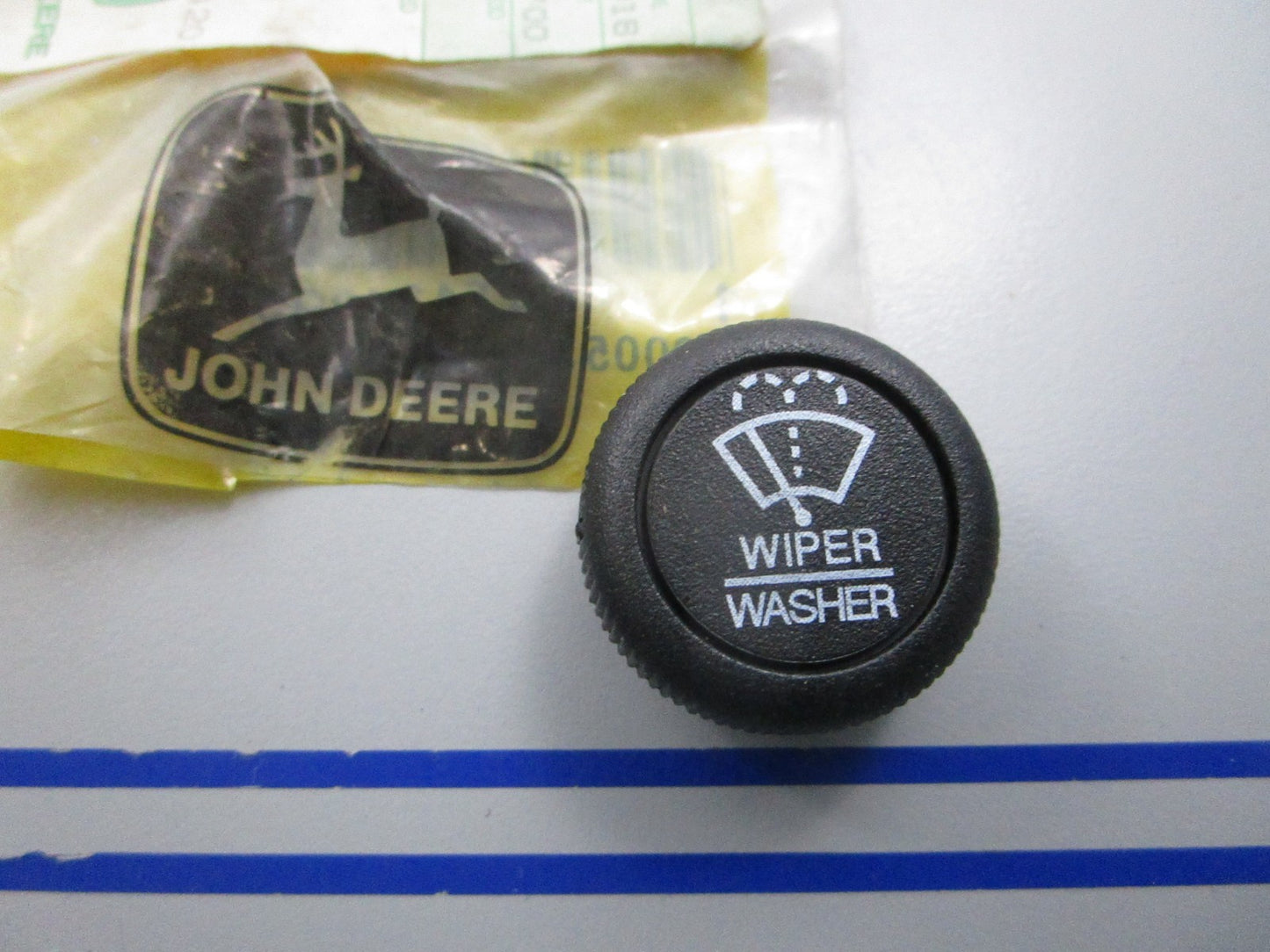 NEW OEM AT134895 John Deere Knob 0810