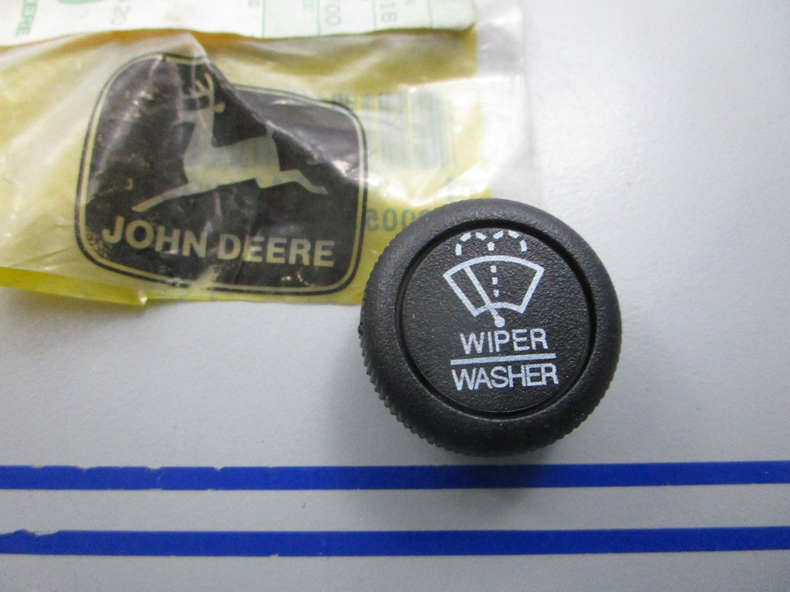 NEW OEM AT134895 John Deere Knob 0810