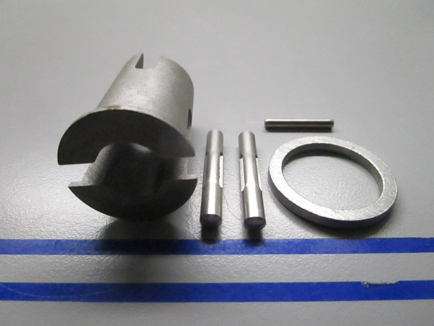 *NEW OEM* 0810 OMC Johnson Evinrude Driveshaft Coupler 382394 0382394