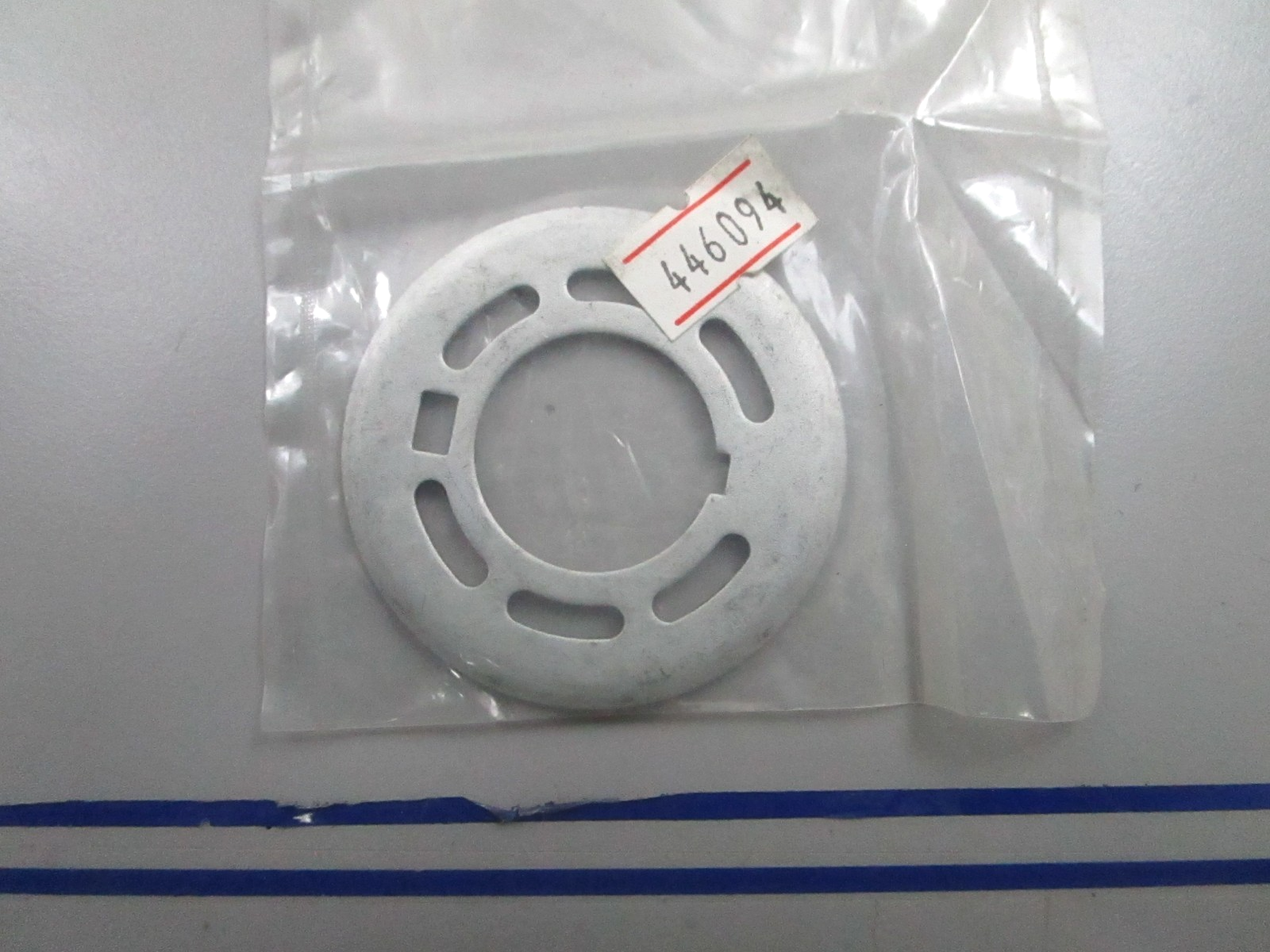 *NEW OEM* (LOT OF 2) 0810 OMC Johnson Evinrude Pulley Guide 446094 0446094