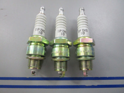 NEW (LOT OF 3) BP7HS-10 NGK Spark Plug 0810