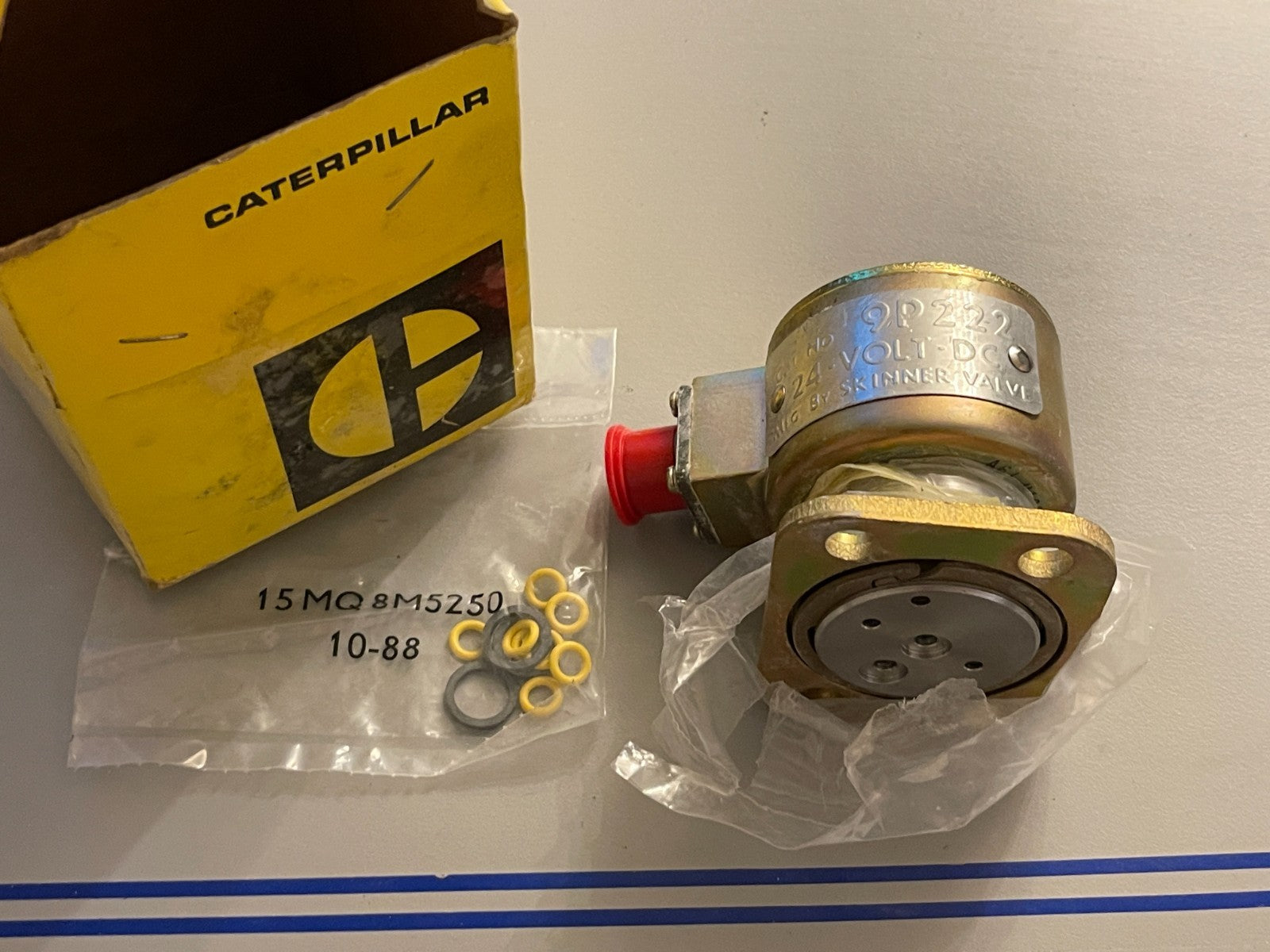 NEW OEM 9P-0222 CAT Caterpillar Solenoid Valve 0720