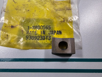 NEW OEM M800565 John Deere Collar 0810