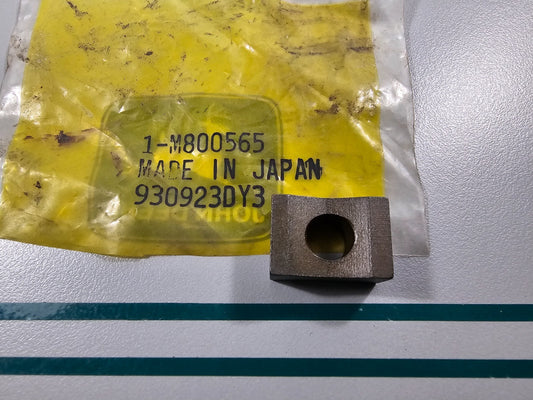 NEW OEM M800565 John Deere Collar 0810